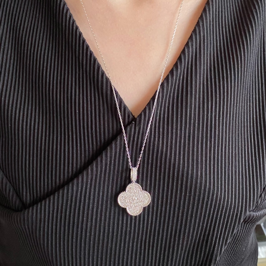 ¡®Lume Jewelry¡¯CLOVER 25MM LARGE PEDANT DIAMOND PAVED LONG NECKLACE