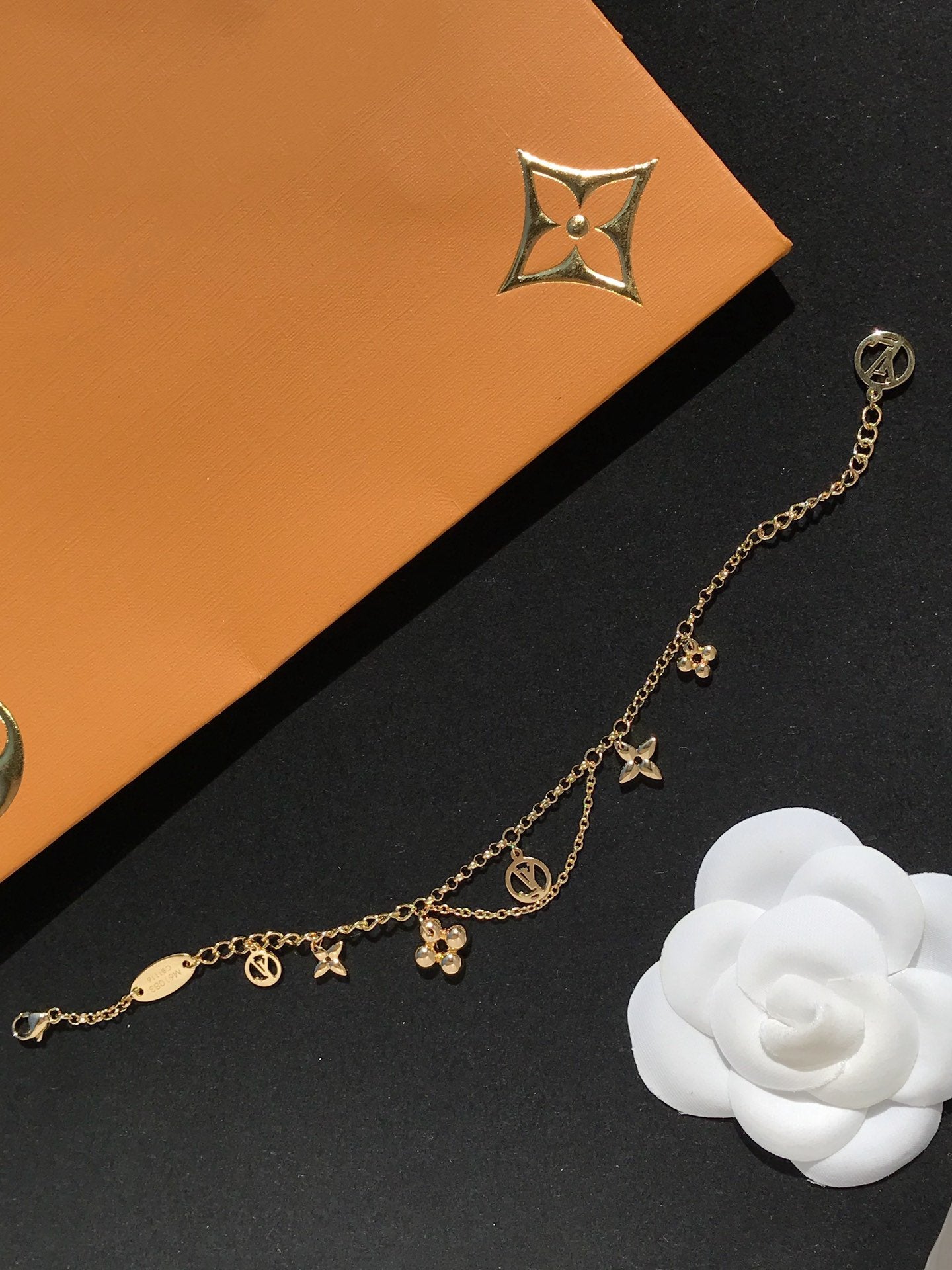 ¡®Lume Jewelry¡¯BLOOMING PINK GOLD MOP BRACELET
