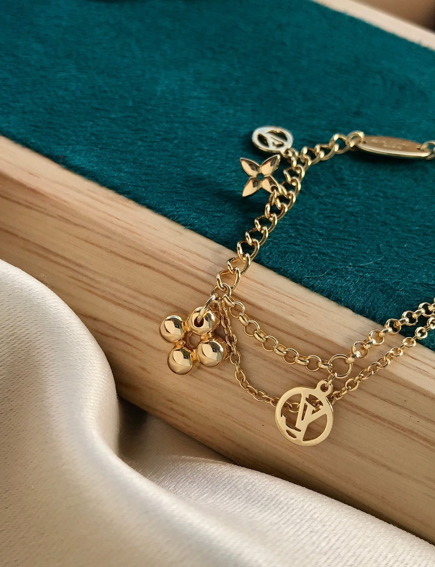 ¡®Lume Jewelry¡¯BLOOMING PINK GOLD MOP BRACELET