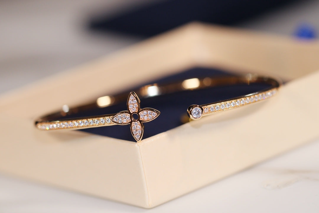 ¡®Lume Jewelry¡¯IDYLLE GOLD OPEN BRACELET DIAMOND PAVED