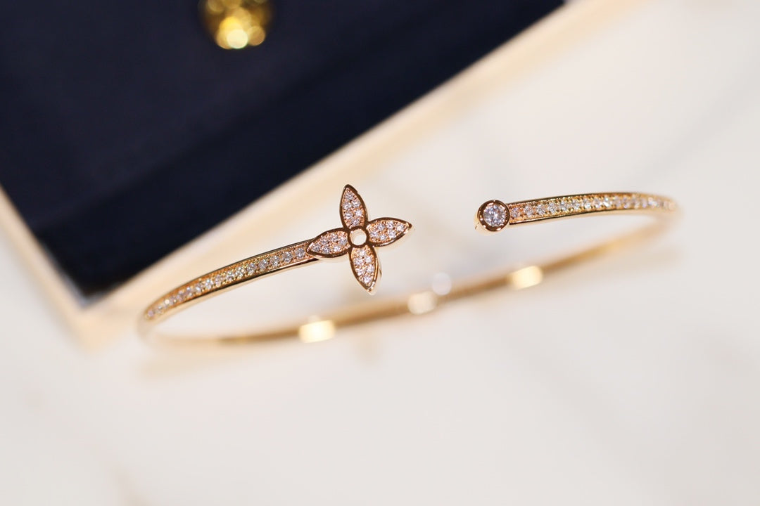 ¡®Lume Jewelry¡¯IDYLLE GOLD OPEN BRACELET DIAMOND PAVED