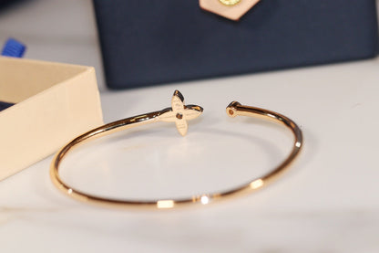 ¡®Lume Jewelry¡¯IDYLLE GOLD OPEN BRACELET DIAMOND PAVED