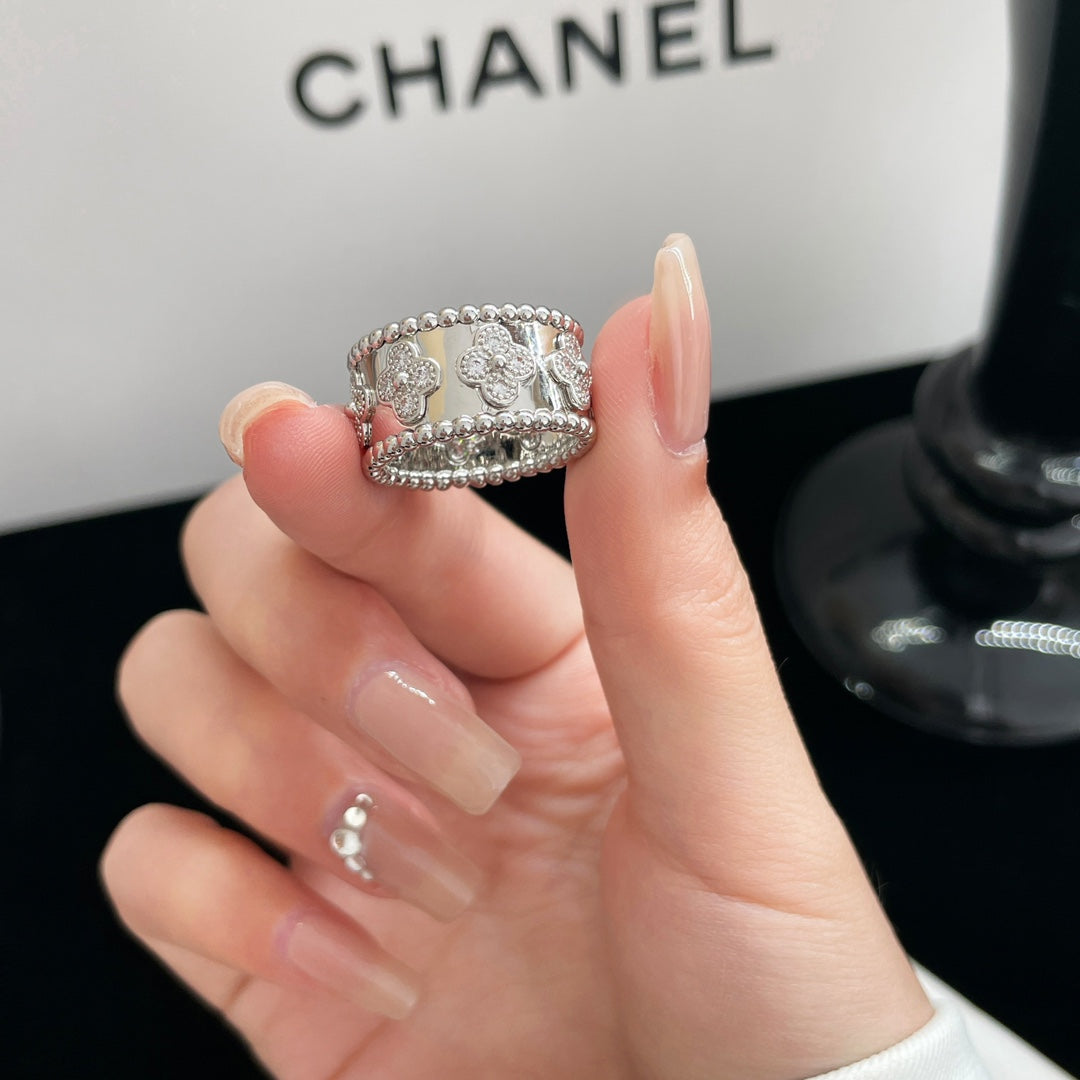 ¡®Lume Jewelry¡¯PERLEE DIAMOND LARGE RING
