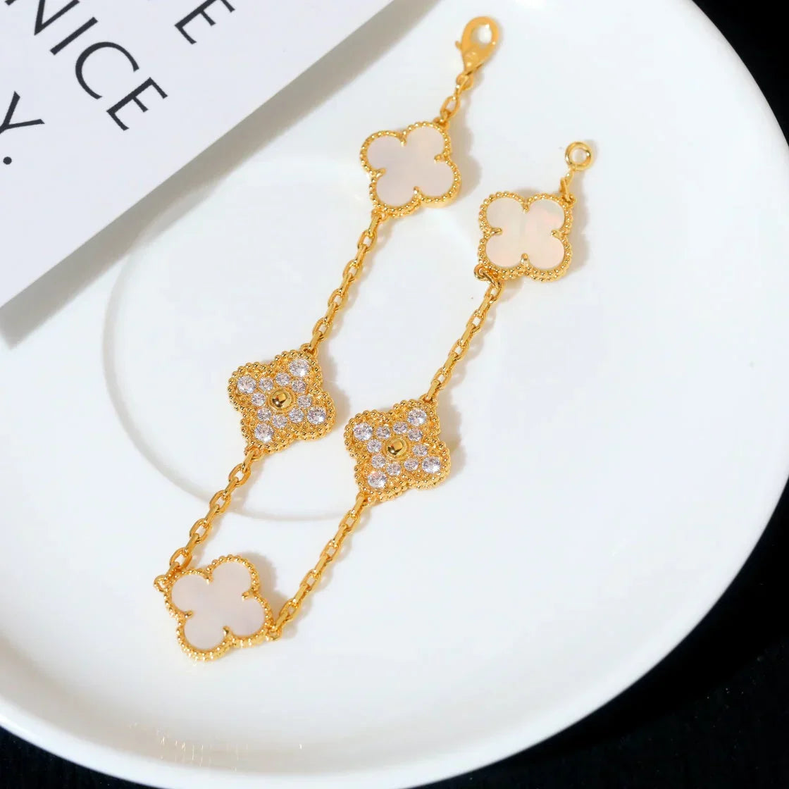 [Lume Jewelry]New CLOVER WHITE PEARL MOP 5 MOTIF BRACELET COLLECTION
