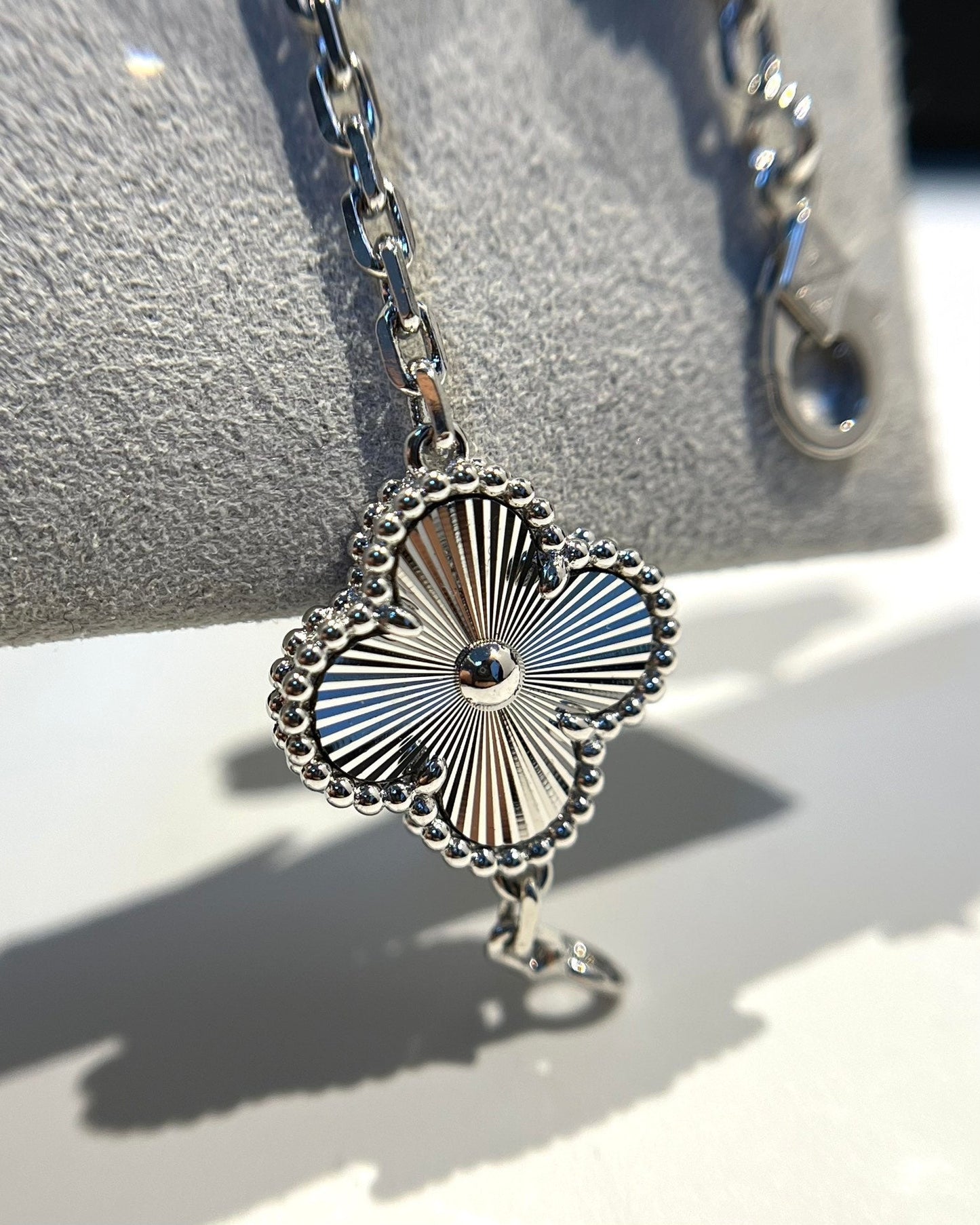 [Lume Jewelry]New  CLOVER 5 MOTIF LASER BRACELET COLLECTION