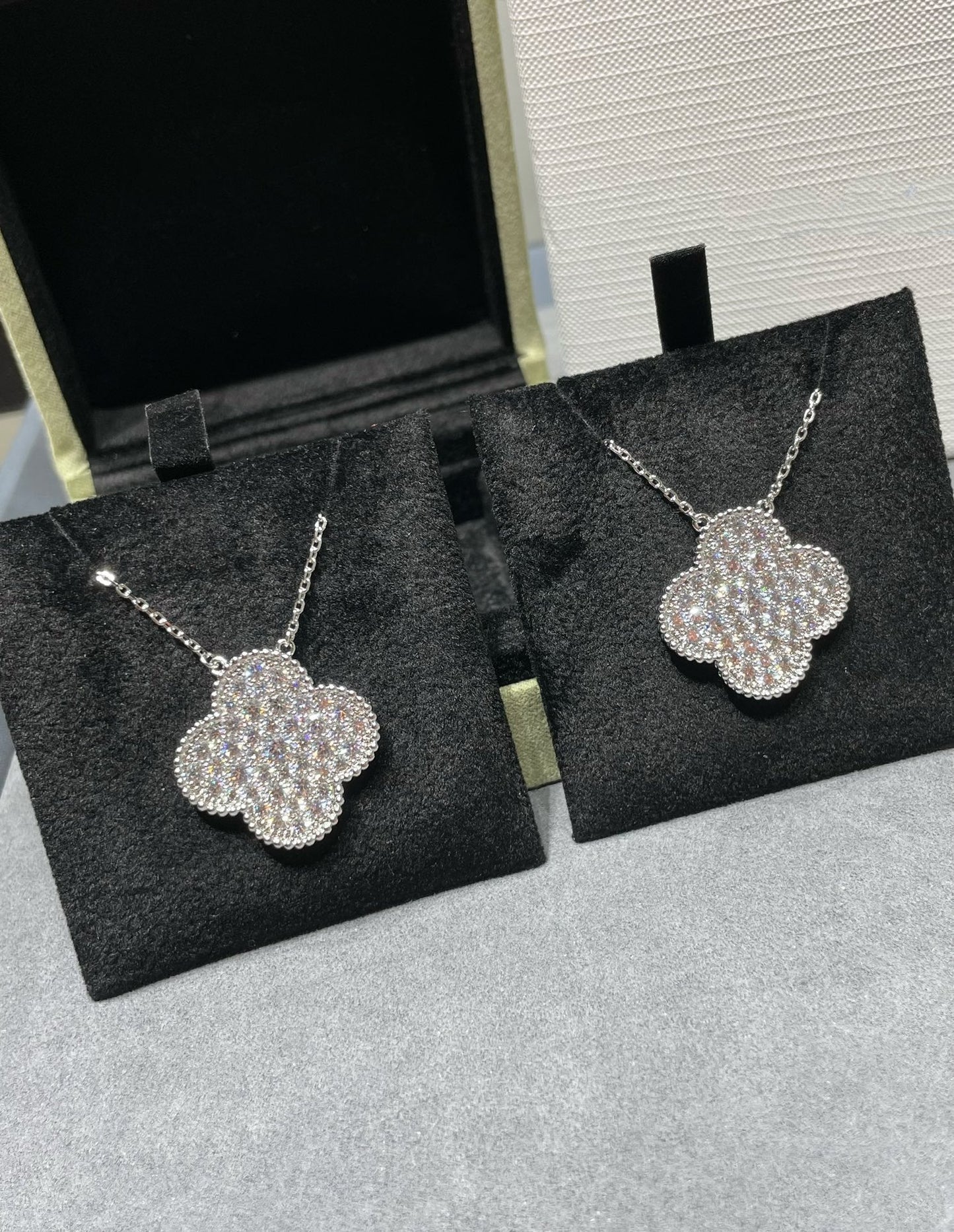 ¡®Lume Jewelry¡¯CLOVER 25MM LARGE PENDANT DIAMOND PAVED SILVER NECKLACE
