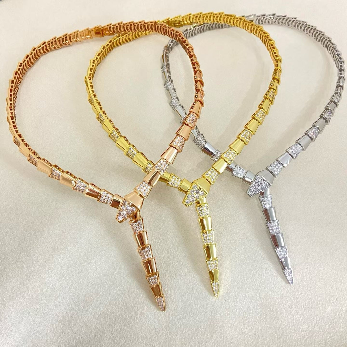 [Lume Jewelry]NEW WIDE BAND INLAID DIAMOND SNAKE NECKLACE
