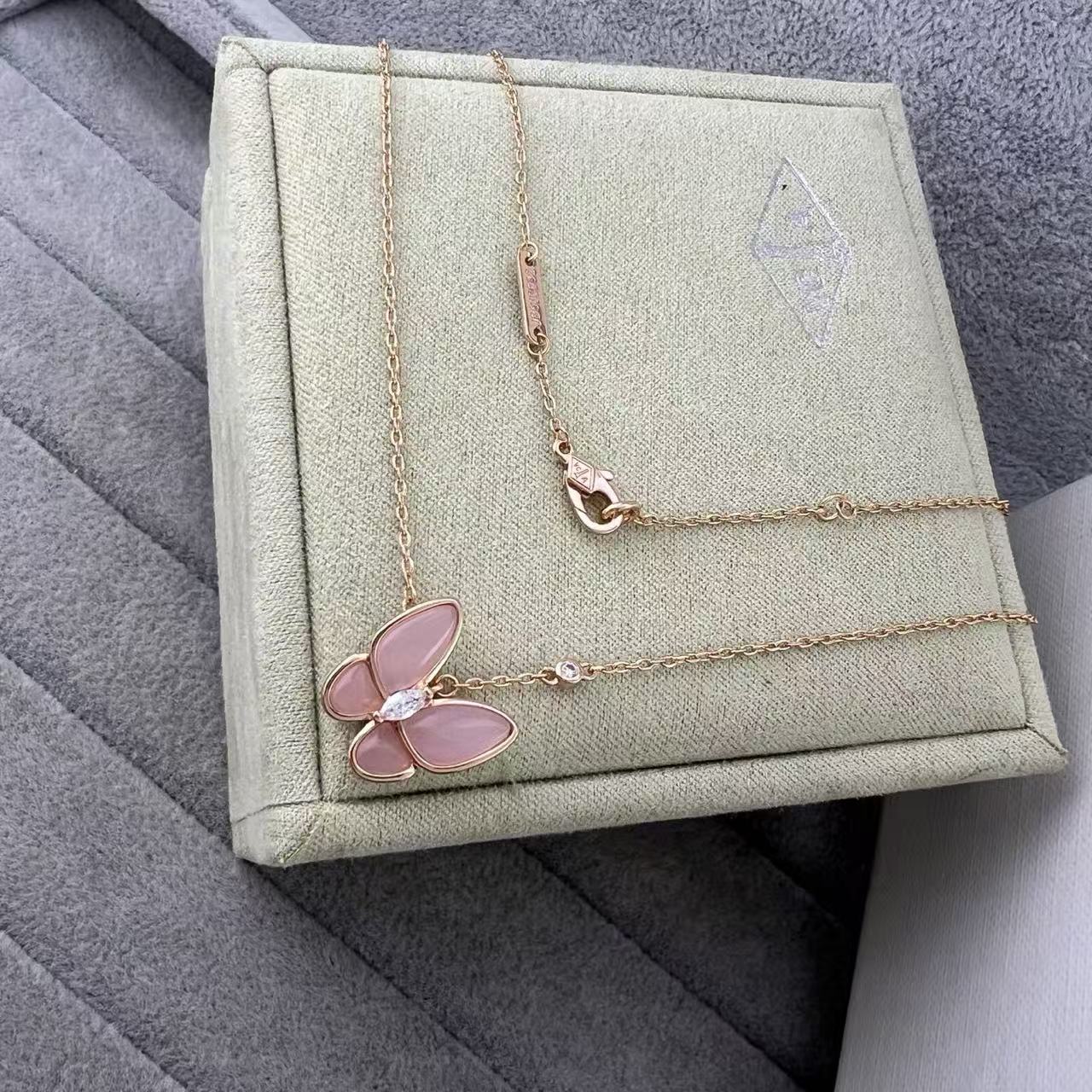[Lume Jewelry] Pink Butterfly Necklace