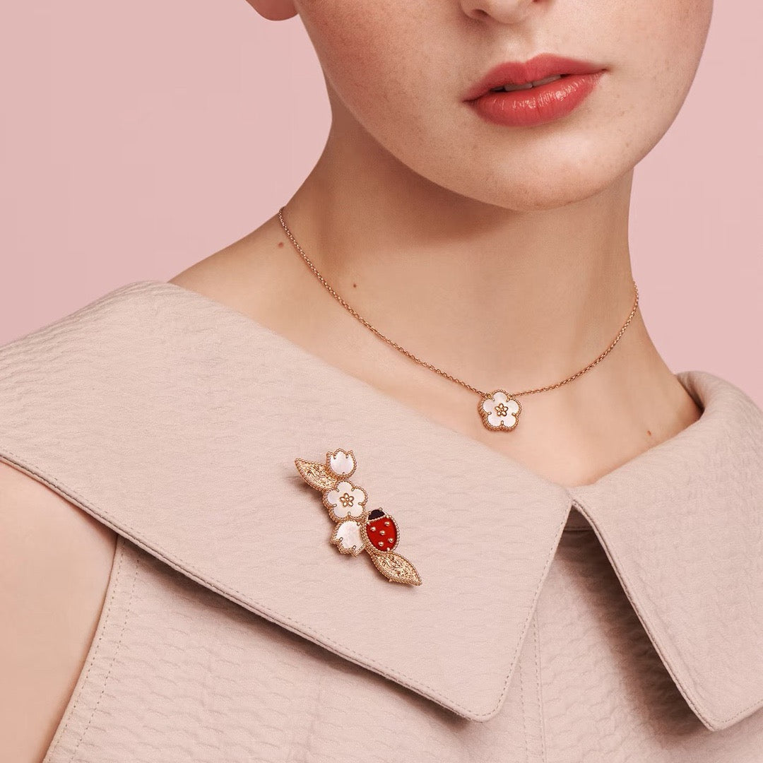 [Lume Jewelry] Petal Leaf Ladybug Brooch