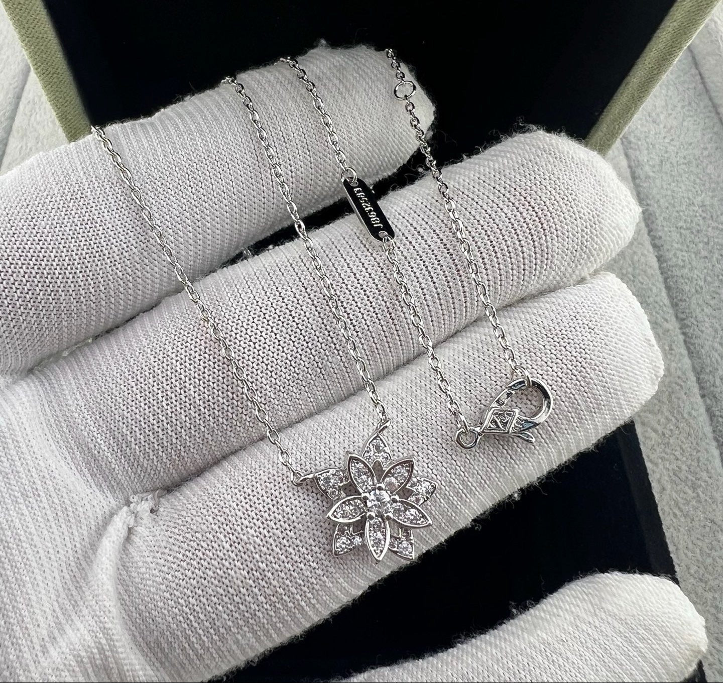 [Lume Jewelry] Full Diamond Hollow Lotus Necklace Set