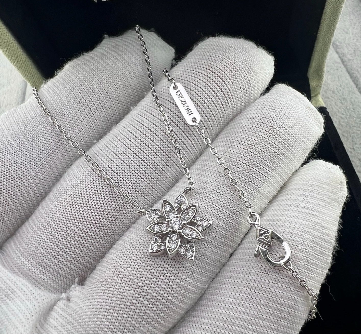 [Lume Jewelry] Full Diamond Hollow Lotus Necklace Set