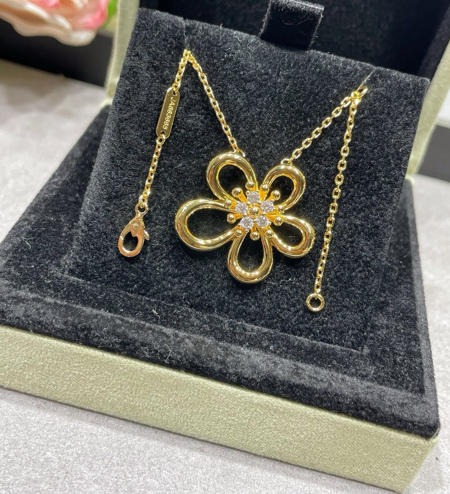 [Lume Jewelry] Flower Jewelry Set with Diamond Center