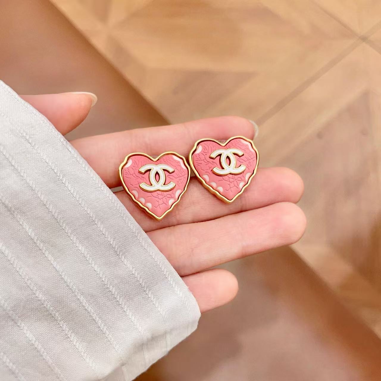 [Lume Jewelry] Heart-shaped Necklace & Earring Set