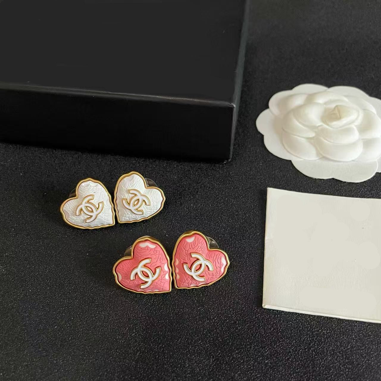 [Lume Jewelry] Heart-shaped Necklace & Earring Set