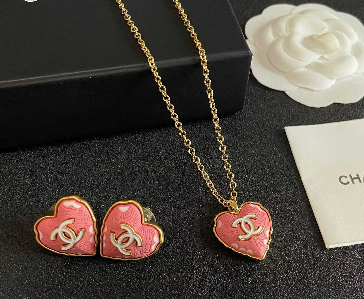 [Lume Jewelry] Heart-shaped Necklace & Earring Set