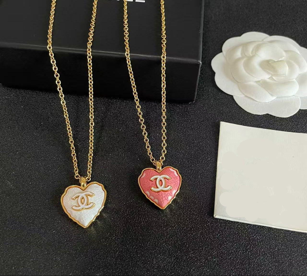 [Lume Jewelry] Heart-shaped Necklace & Earring Set