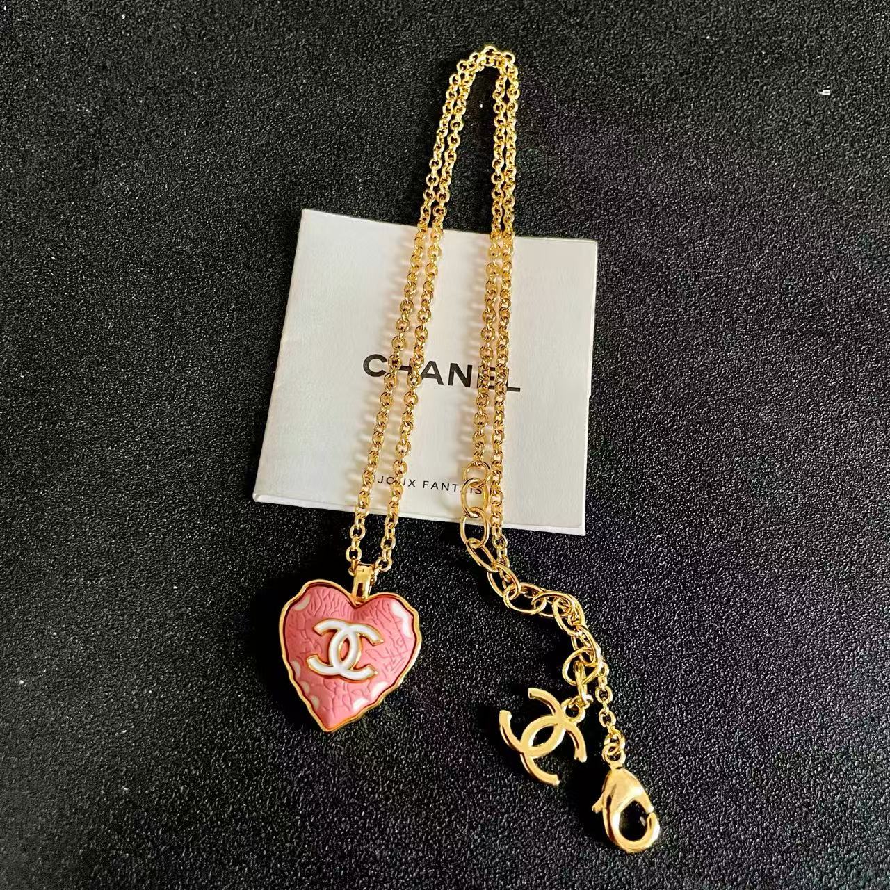 [Lume Jewelry] Heart-shaped Necklace & Earring Set