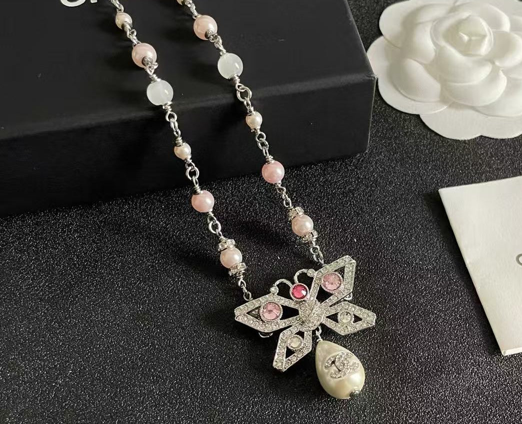[Lume Jewelry] Bow & Pearl Double C Pavé Diamond Necklace