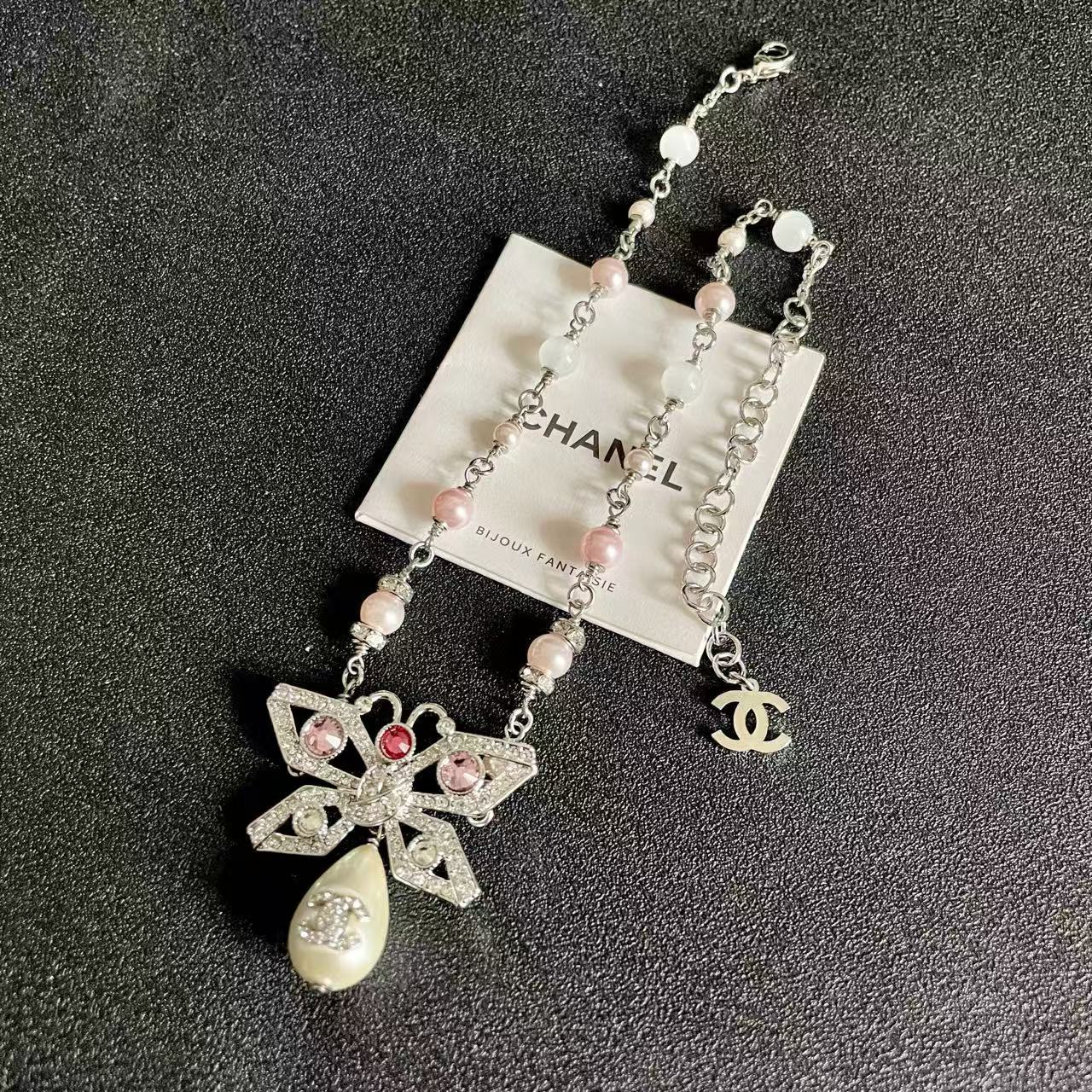 [Lume Jewelry] Bow & Pearl Double C Pavé Diamond Necklace