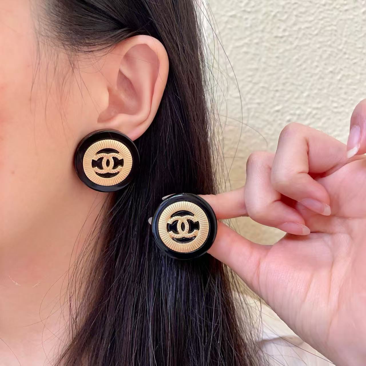 [Lume Jewelry]Classic Double C Earrings