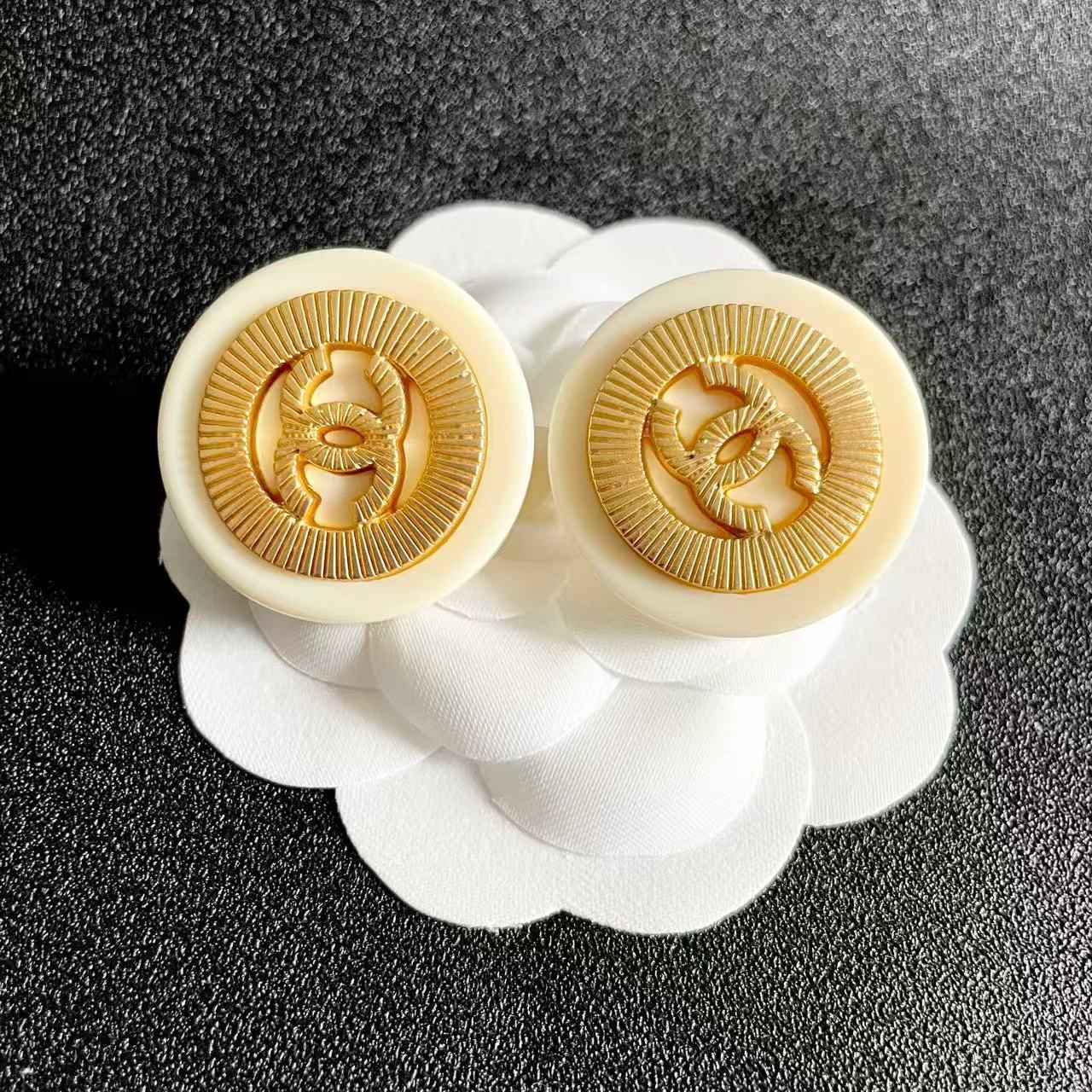 [Lume Jewelry]Classic Double C Earrings