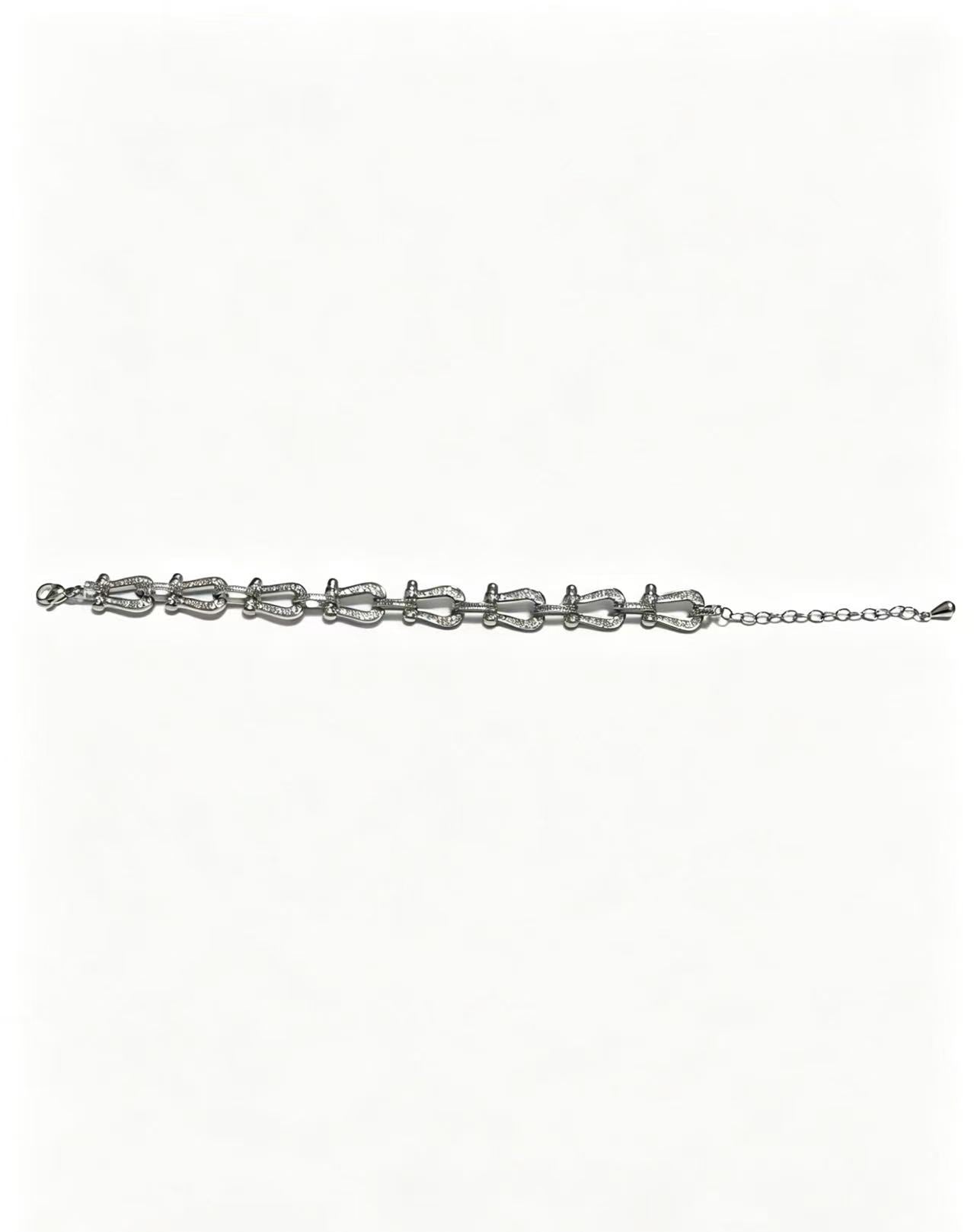 ¡®Lume JewelryDiamond-studded Horseshoe Bracelet