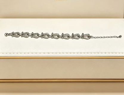 ¡®Lume JewelryDiamond-studded Horseshoe Bracelet