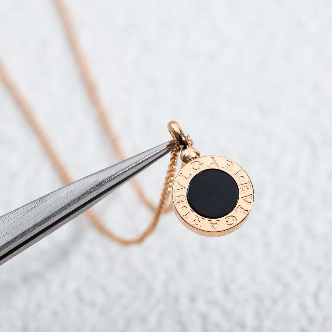 [Lume Jewelry] T  Round Double-Sided Mother-of-Pearl Necklace