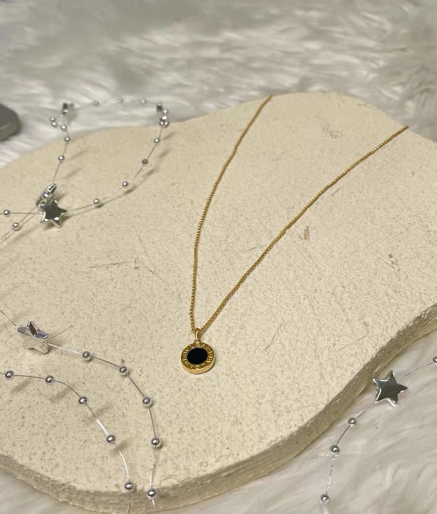 [Lume Jewelry] T  Round Double-Sided Mother-of-Pearl Necklace