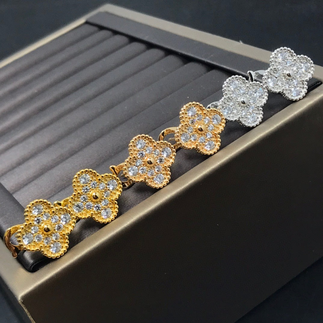 ¡®Lume Jewelry¡¯Full Pave Clover Stud Earrings