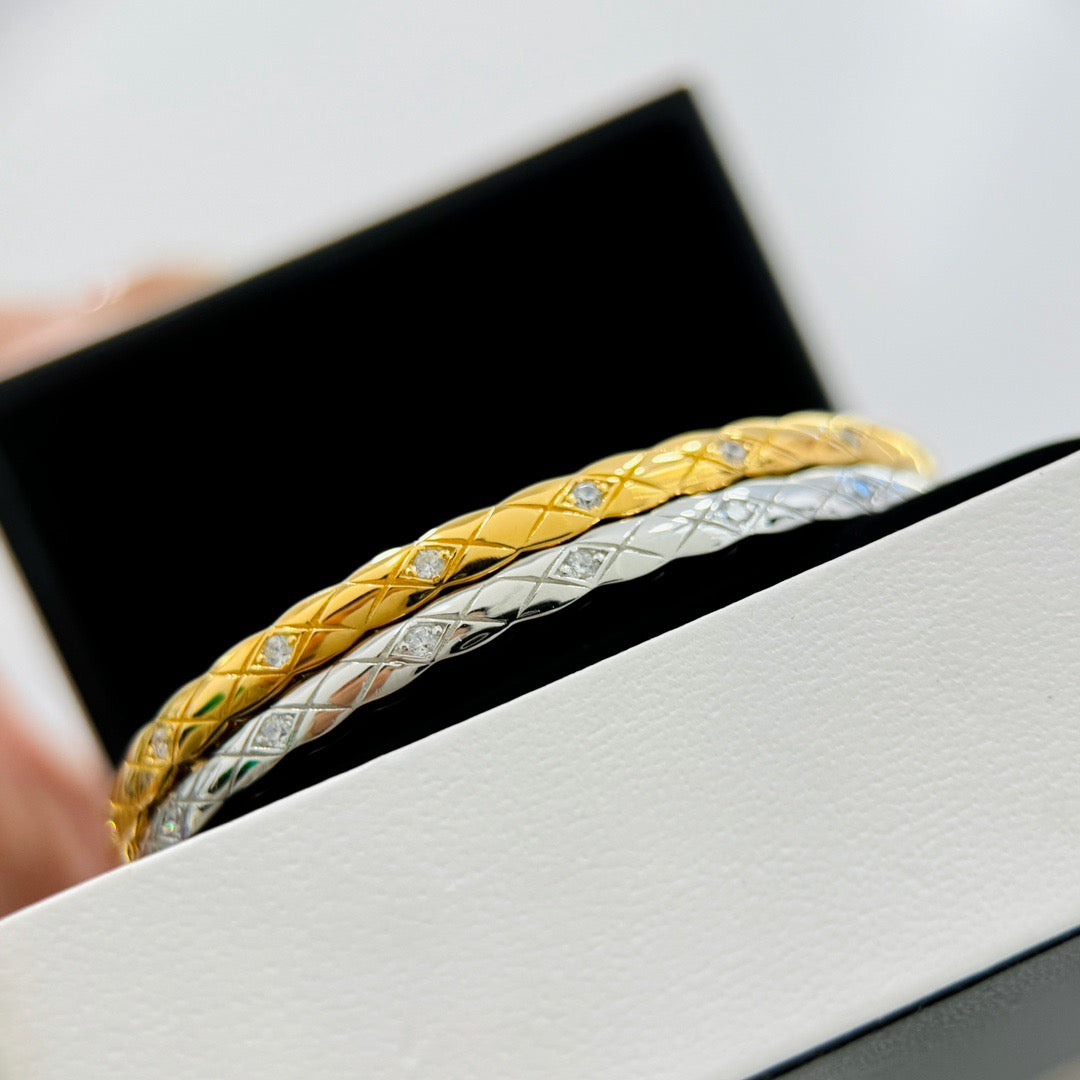 ¡®Lume Jewelry¡¯CoCo Crush Thin Mini Diamond‑Set Quilted Bangle