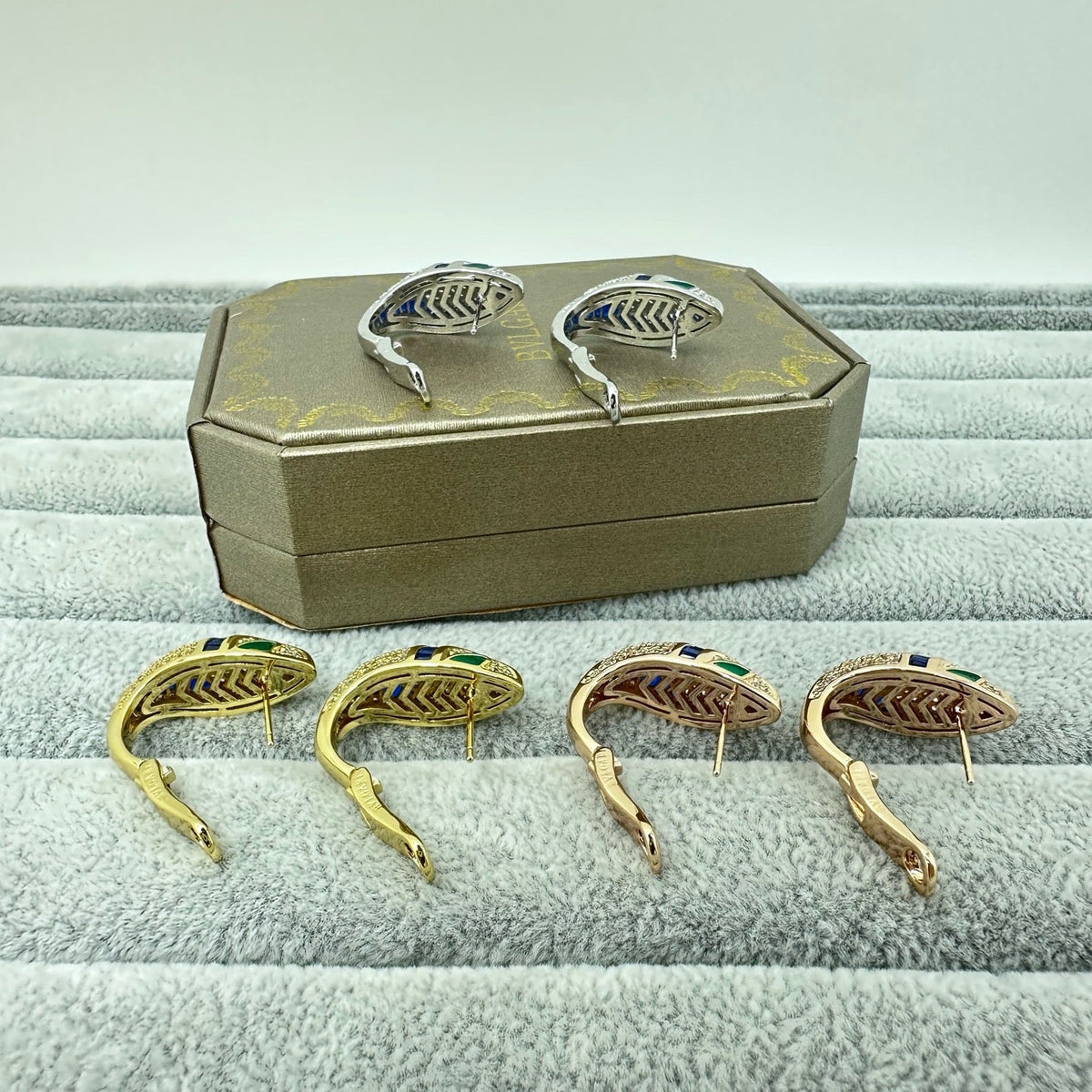 [Lume Jewelry]FULL STONE TWO-TONE SNAKE EARRING STUDS