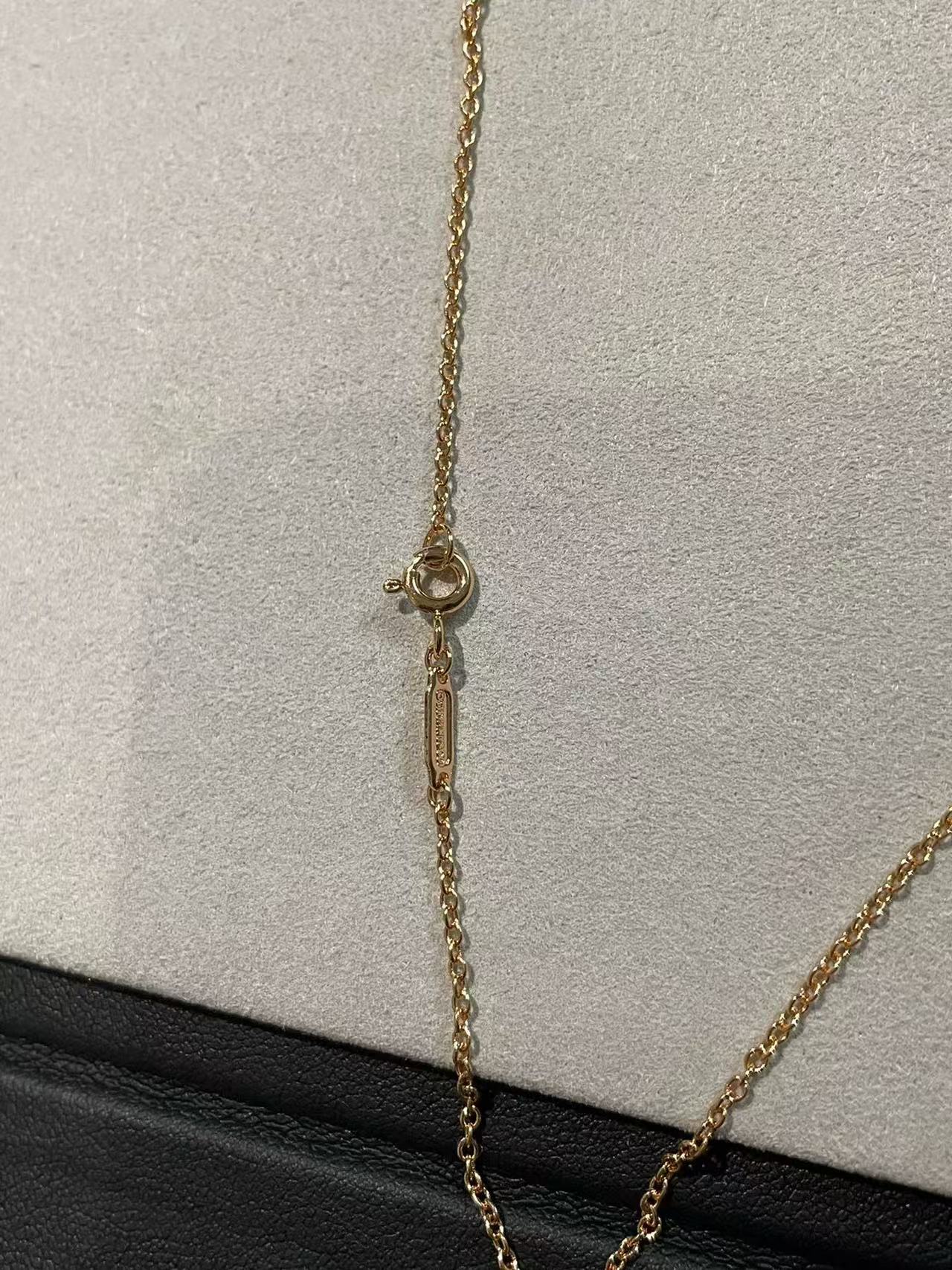 [Lume Jewelry]T House Diamond-Studded Knot Necklace