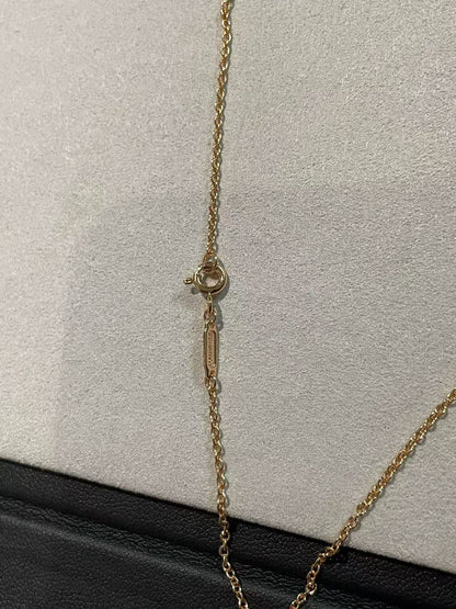 [Lume Jewelry]T House Diamond-Studded Knot Necklace