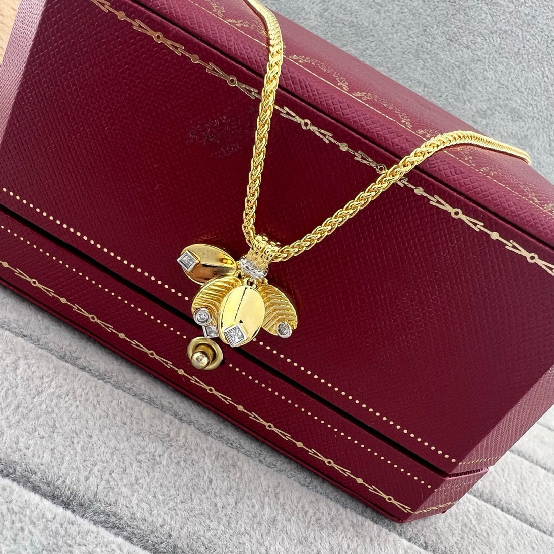 ¡®Lume Jewelry¡¯Leaf Pendant Necklace