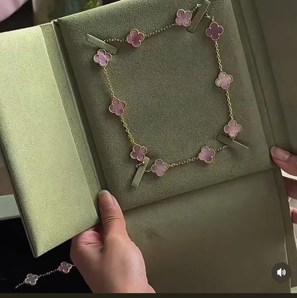 [Lume Jewelry] Pink Necklace with Ten Clover Designs