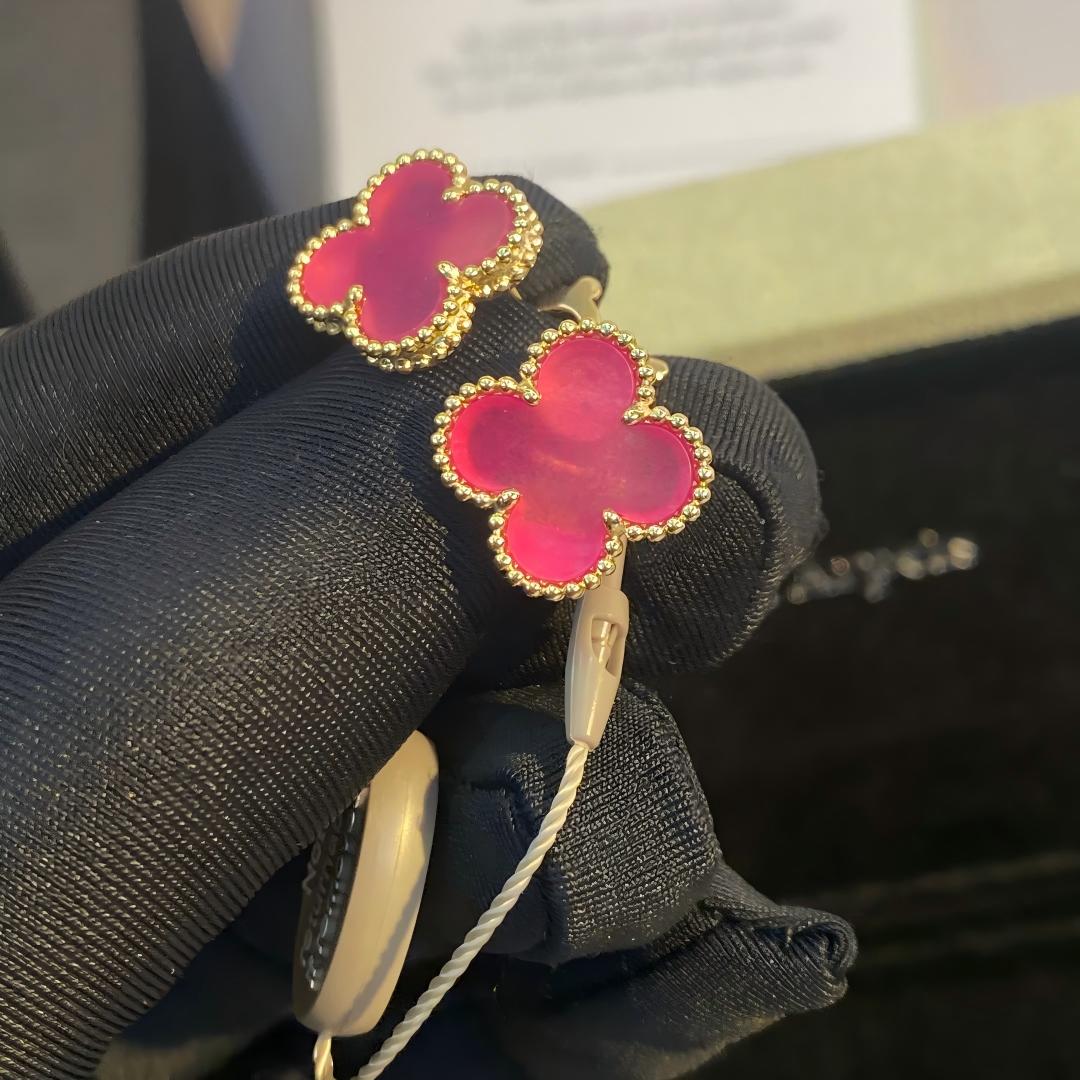 [Lume Jewelry]NEW CLOVER 15MM PINK ENAMEL STUD EARRINGS