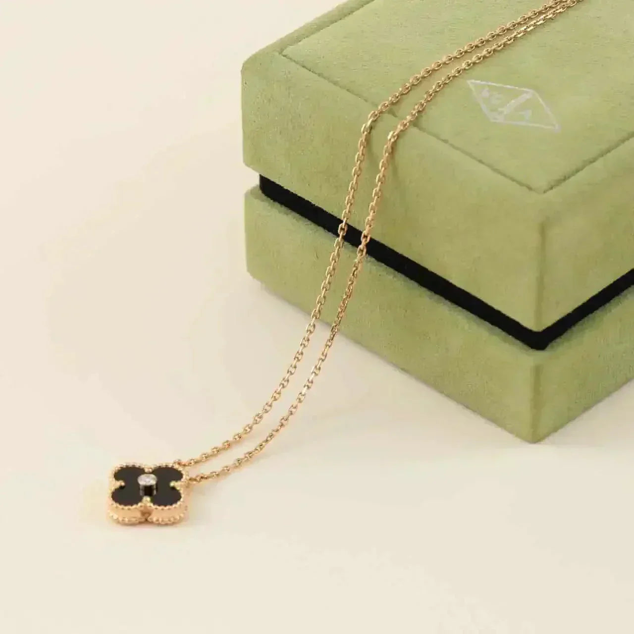 ¡®Lume Jewelry¡¯CLOVER 15MM DIAMOND ONYX NECKLACE
