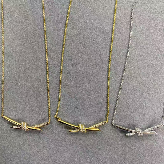 [Lume Jewelry]T House Diamond-Studded Knot Necklace