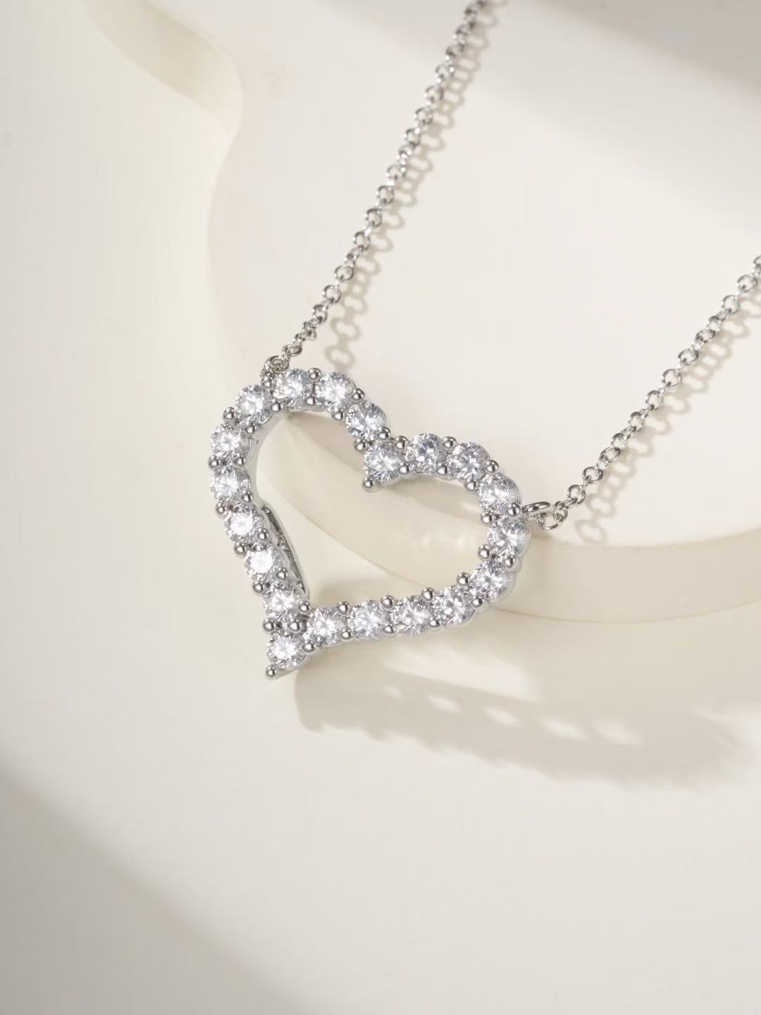 [Lume Jewelry]T Family Heart Necklace