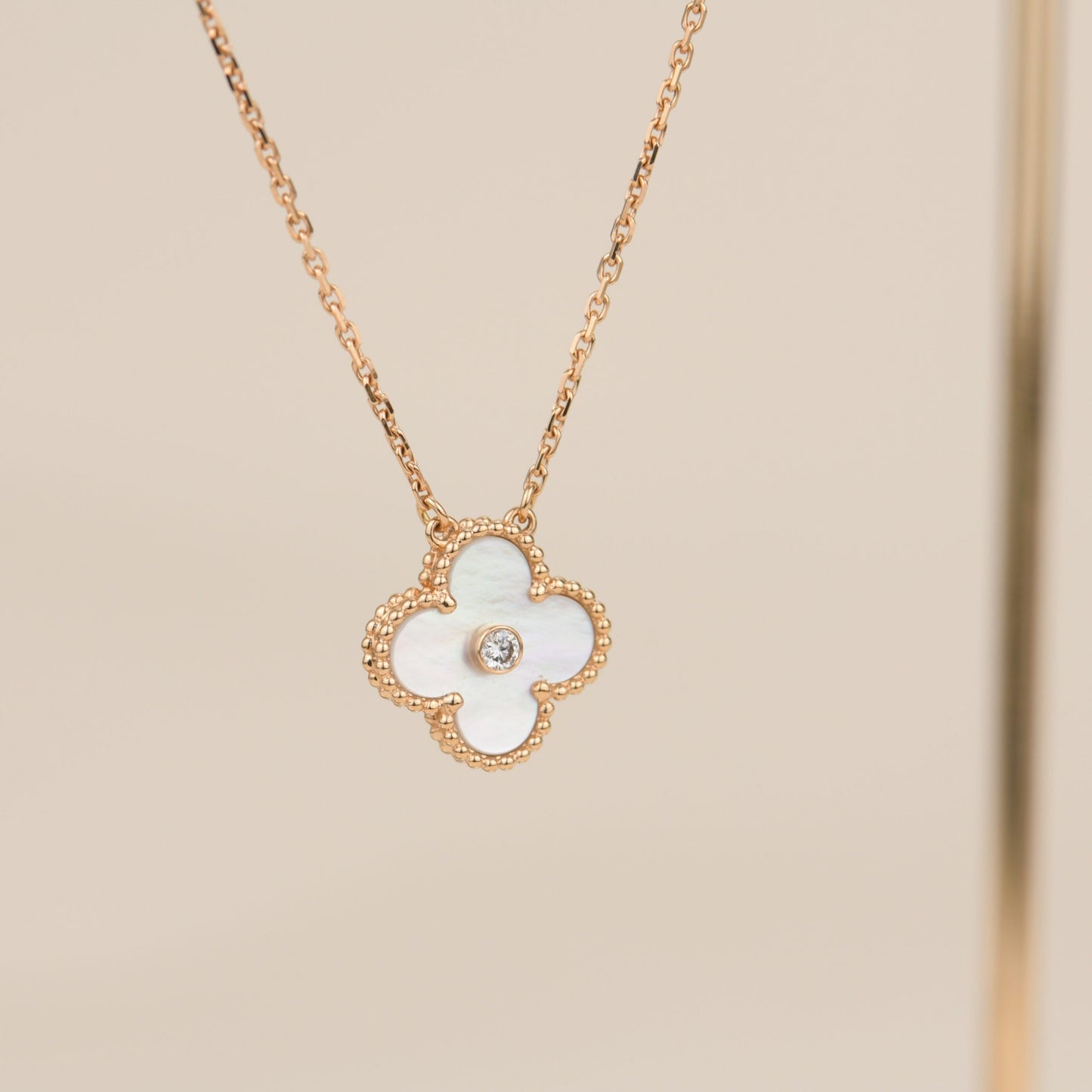 ¡®Lume Jewelry¡¯CLOVER 15MM DIAMOND WHITE FRITILLARIA NECKLACE