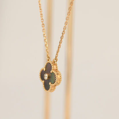 ¡®Lume Jewelry¡¯CLOVER 15MM DIAMOND AND MOTHER-OF-GREY NECKLACE