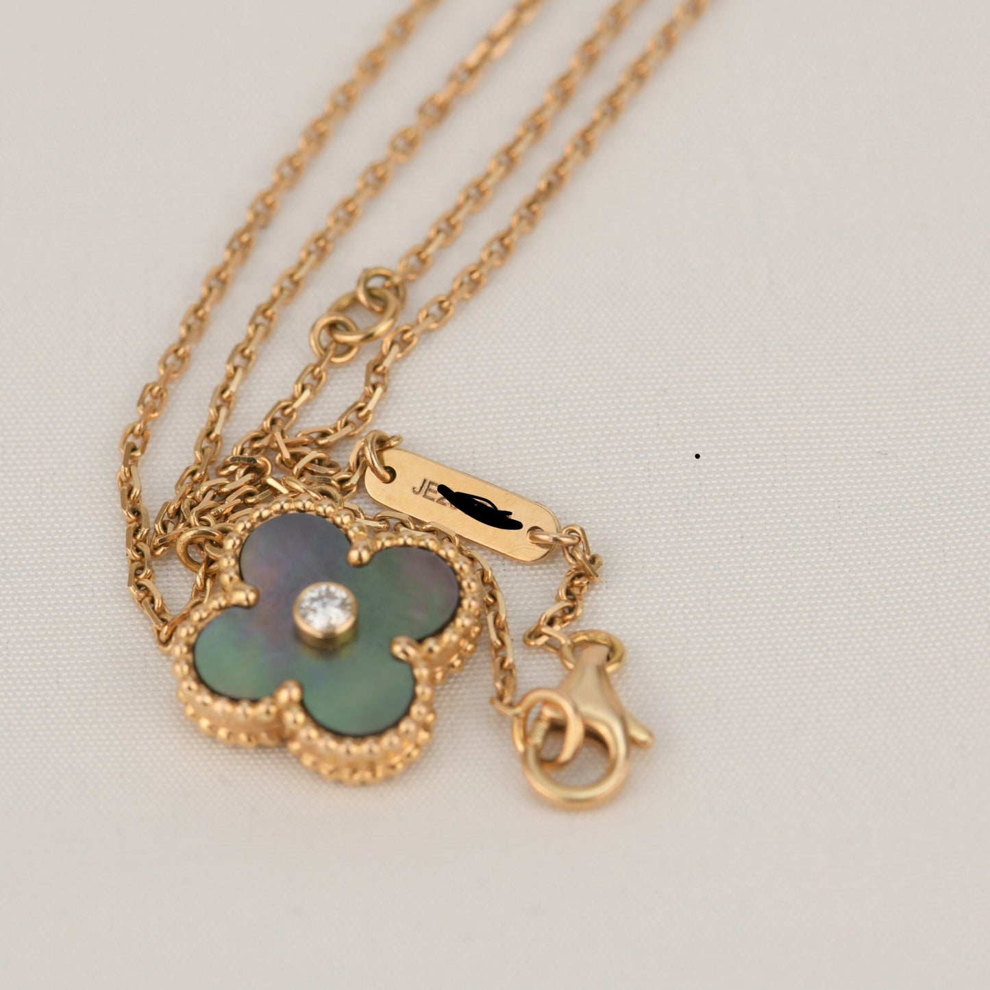 ¡®Lume Jewelry¡¯CLOVER 15MM DIAMOND AND MOTHER-OF-GREY NECKLACE