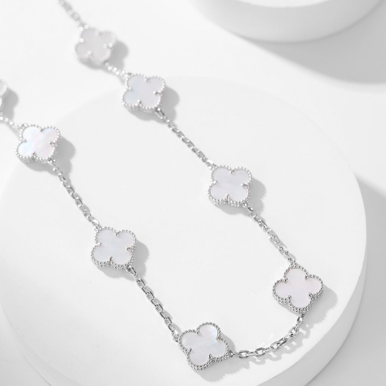 ¡®Lume Jewelry¡¯CLOVER 10 MOTIFS WHITE MOTHER OF PEARL NECKLACE