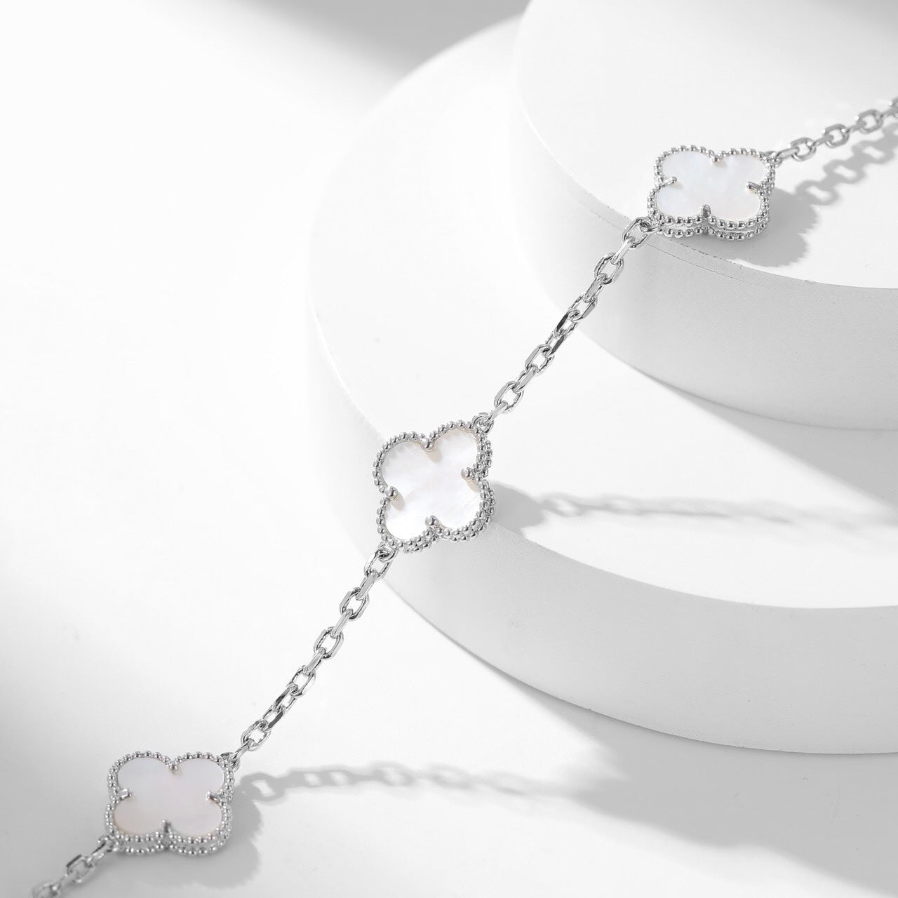¡®Lume Jewelry¡¯CLOVER 10 MOTIFS WHITE MOTHER OF PEARL NECKLACE