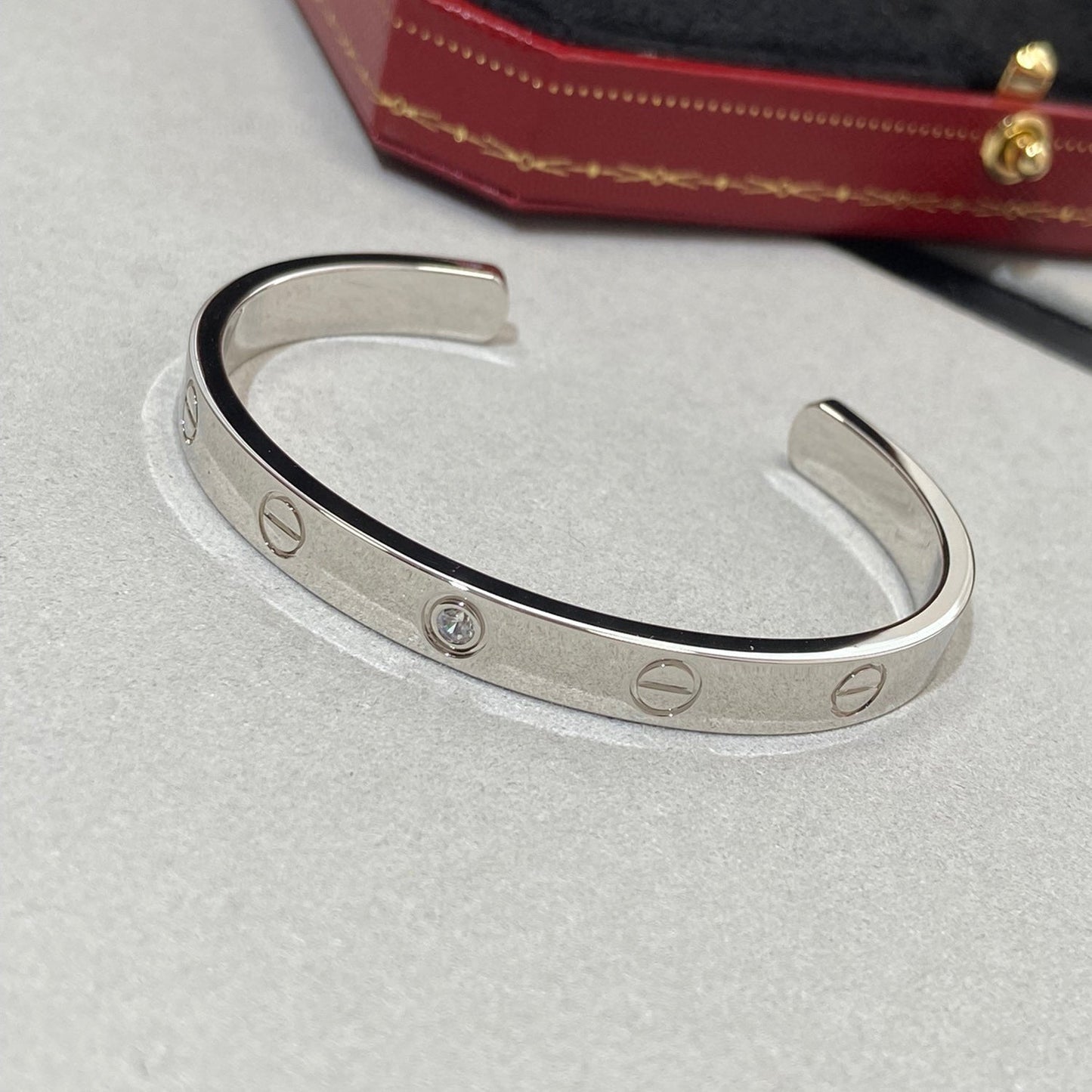 ¡®Lume Jewelry¡¯LOVE BRACELET 6.1MM 1 DIAMOND OPEN CUFF