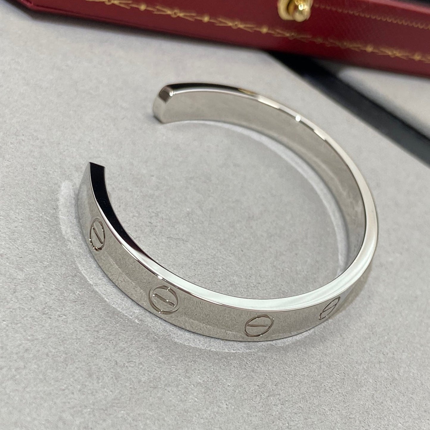 ¡®Lume Jewelry¡¯LOVE BRACELET 6.1MM 1 DIAMOND OPEN CUFF