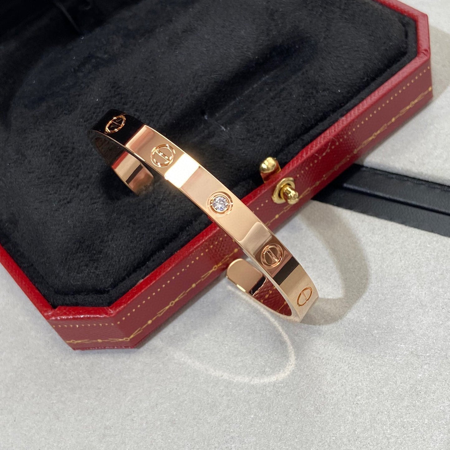 ¡®Lume Jewelry¡¯LOVE BRACELET 6.1MM 1 DIAMOND OPEN CUFF