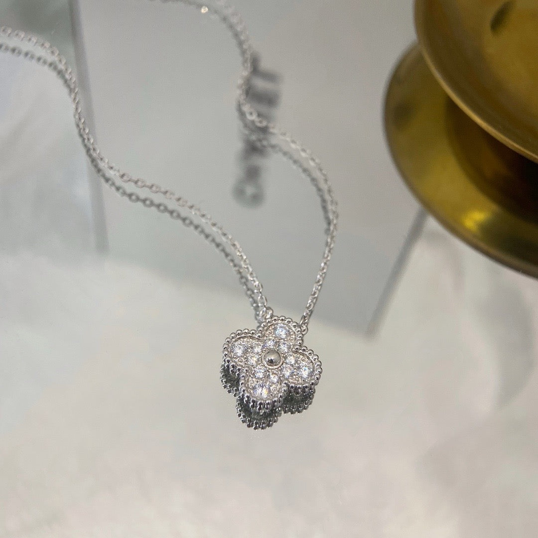 ¡®Lume Jewelry¡¯CLOVER 15MM DIAMOND SINGLE FLOWER NECKLACE