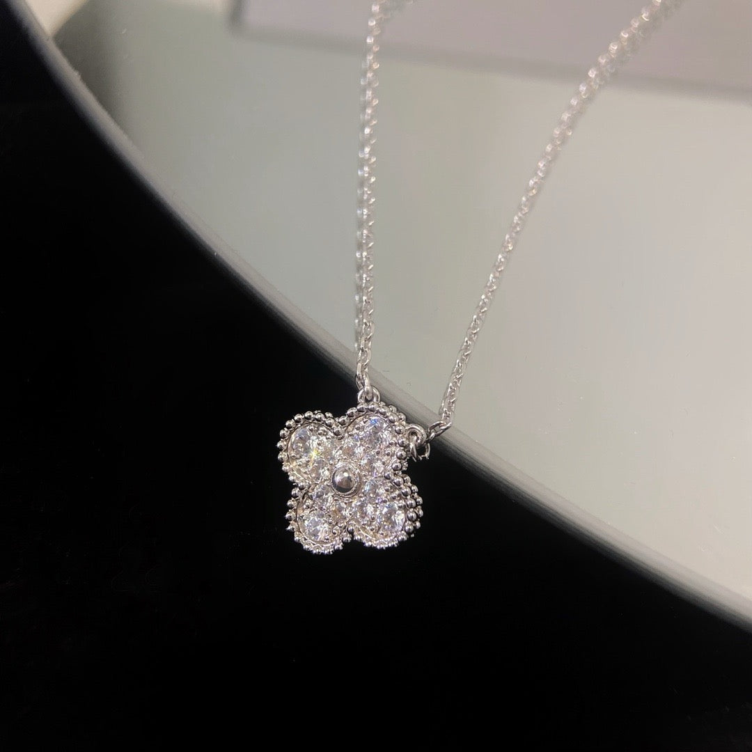 ¡®Lume Jewelry¡¯CLOVER 15MM DIAMOND SINGLE FLOWER NECKLACE